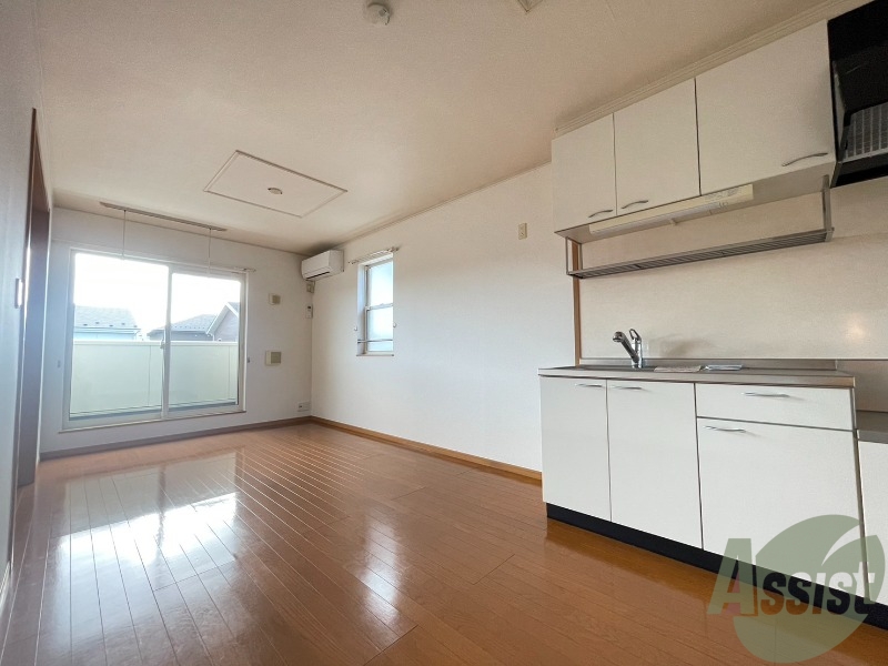 居室・リビング　日当たりもよく、明るい感じのお部屋です。