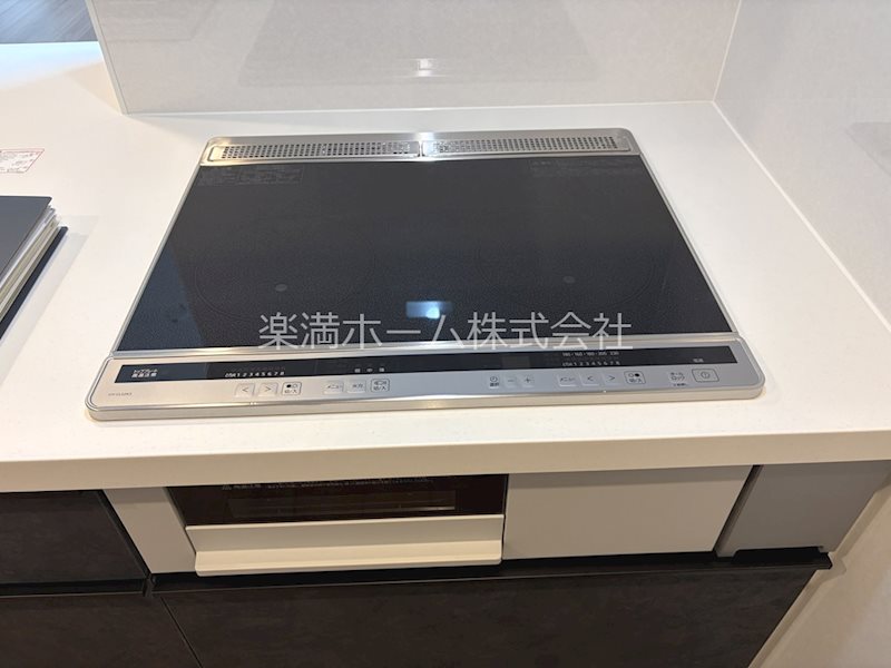 その他　3口IHクッキングヒーター♪