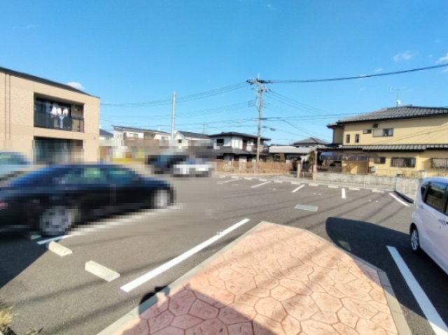 駐車場　車をお持ちの方に嬉しい駐車場付きの物件です