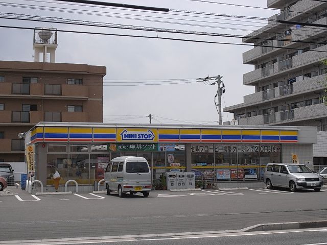 コンビニ　ミニストップ（コンビニ）まで360m