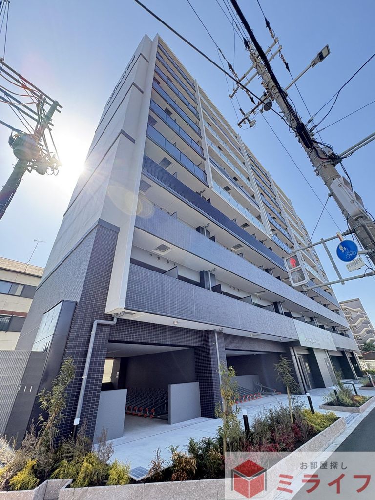 建物外観　重厚感と高級感を兼ね備えた外観デザイン