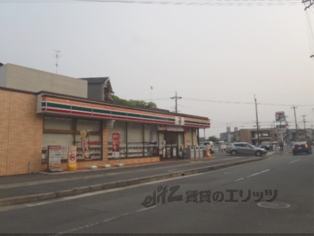 コンビニ　セブンイレブン京都牛ケ瀬店（コンビニ）まで160m