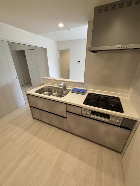 キッチン　同タイプの別のお部屋の写真です。