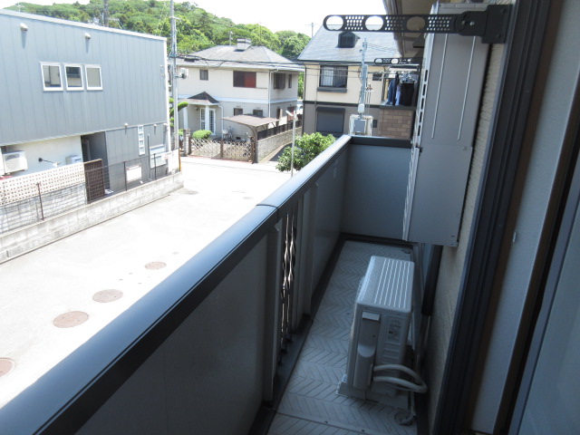 バルコニー　東向きで日当たり良好です。
