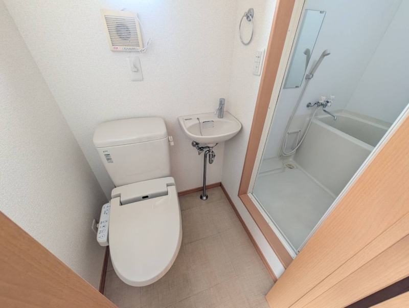 トイレ　他階の写真になります。