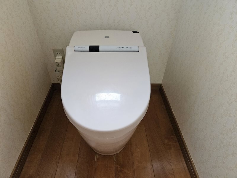 トイレ　シャワー付きトイレ