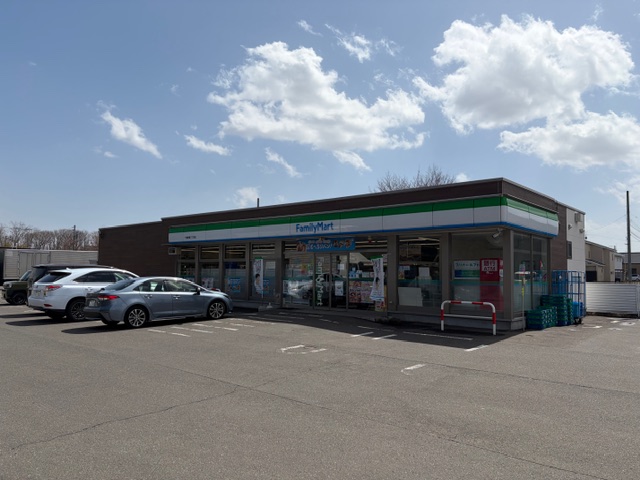 コンビニ　ファミリーマート千歳勇舞7丁目店（コンビニ）まで147m