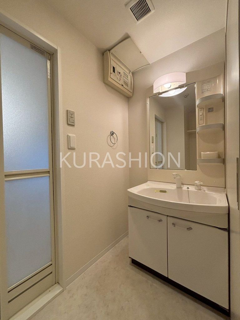 洗面設備　別部屋の写真になります。