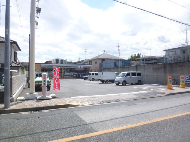 コンビニ　セブンイレブン（コンビニ）まで340m