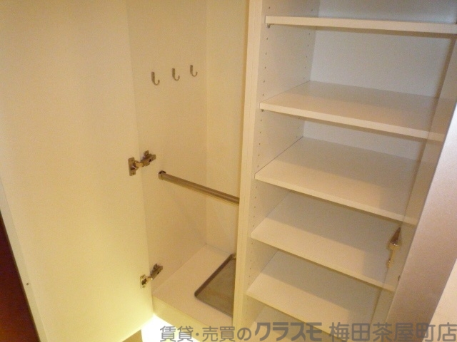 玄関　収納