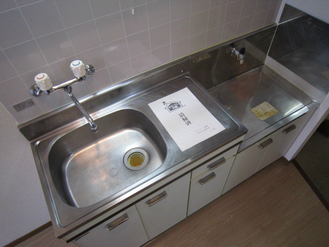 キッチン　写真は同タイプ別部屋です。