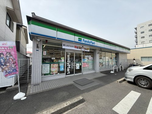 コンビニ　ファミリーマート四日市鵜の森店（コンビニ）まで268m