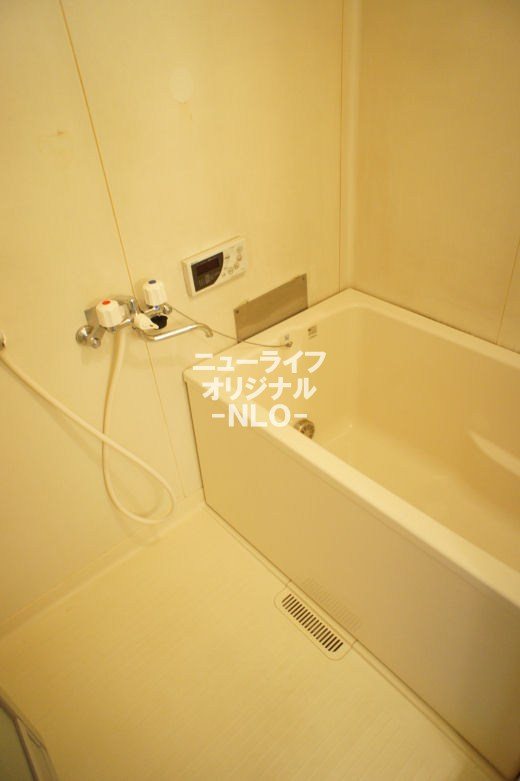 バス・シャワールーム　※同建物内、別室参照。現況を優先致します。