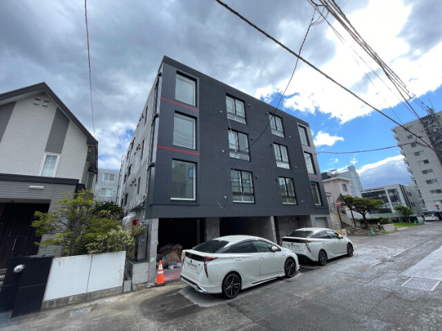 建物外観　札幌市中央区大通東８丁目「Ｉｎｓｉｇｎｉａ大通東」