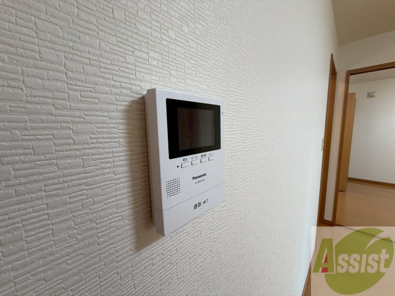 セキュリティ　ＴＶモニター付インターホンです。来客者の顔が見えるので安心！