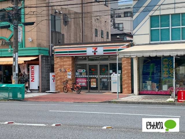 コンビニ　セブンイレブン横浜弘明寺駅前店（コンビニ）まで273m