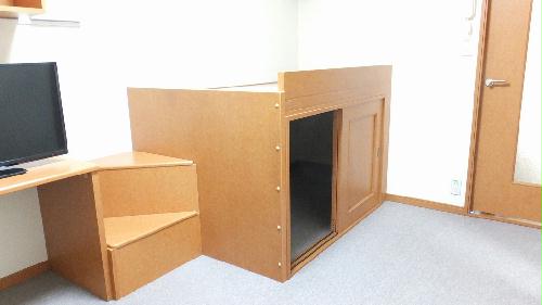 その他部屋・スペース　ベッド下にも、収納スペースが御座います。