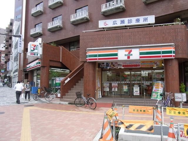 コンビニ　セブンイレブン（コンビニ）まで362m