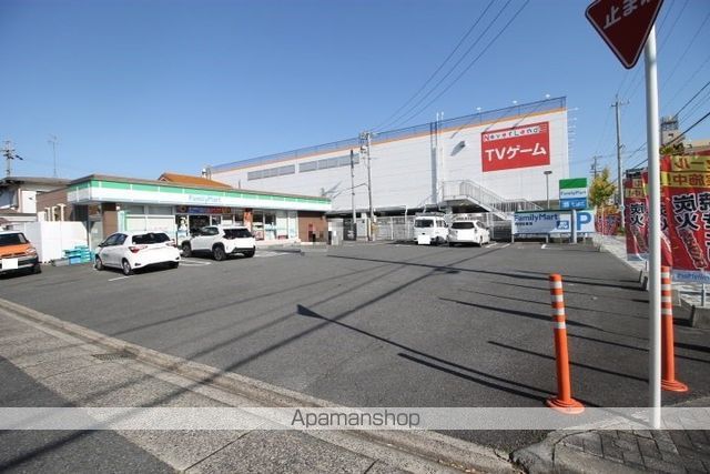 コンビニ　ファミリーマート中川野田店（コンビニ）まで150m