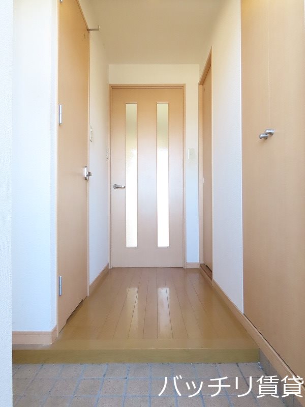 玄関　別号室イメージの為、現状を優先致します