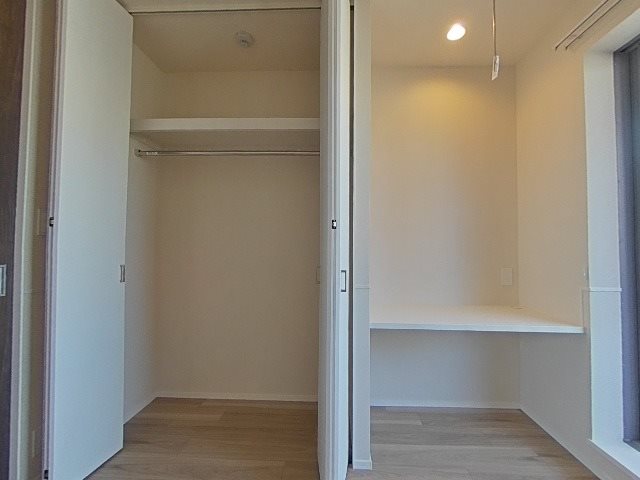 収納　クローゼットとワークスペース