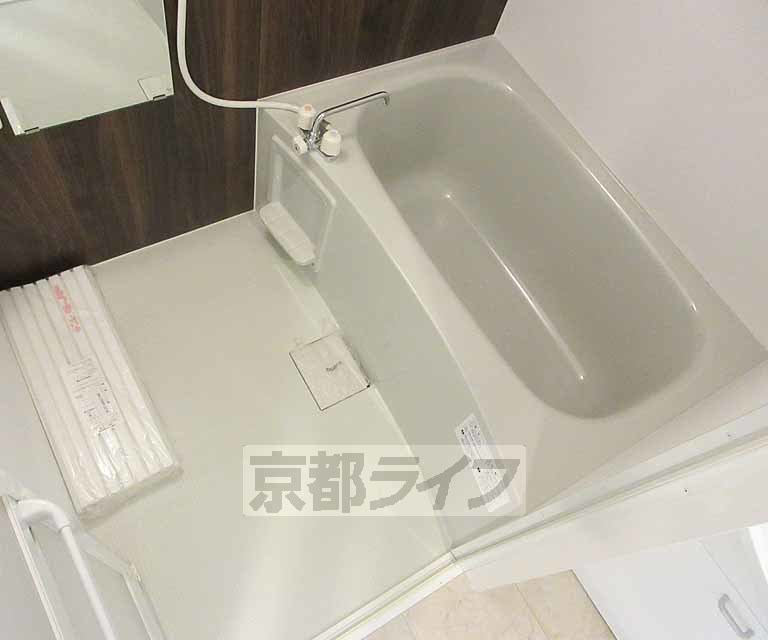 バス・シャワールーム　ピカピカなお風呂！