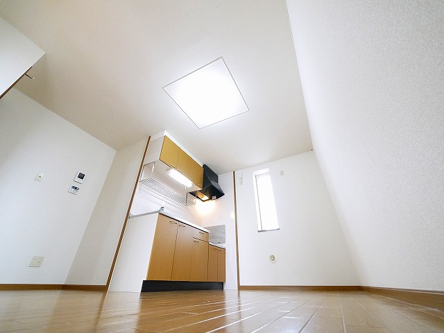居室・リビング　こちらの居間で趣味の時間をお楽しみください