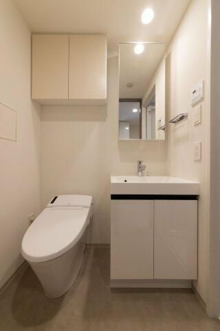 洗面設備　写真は同タイプ住居です。