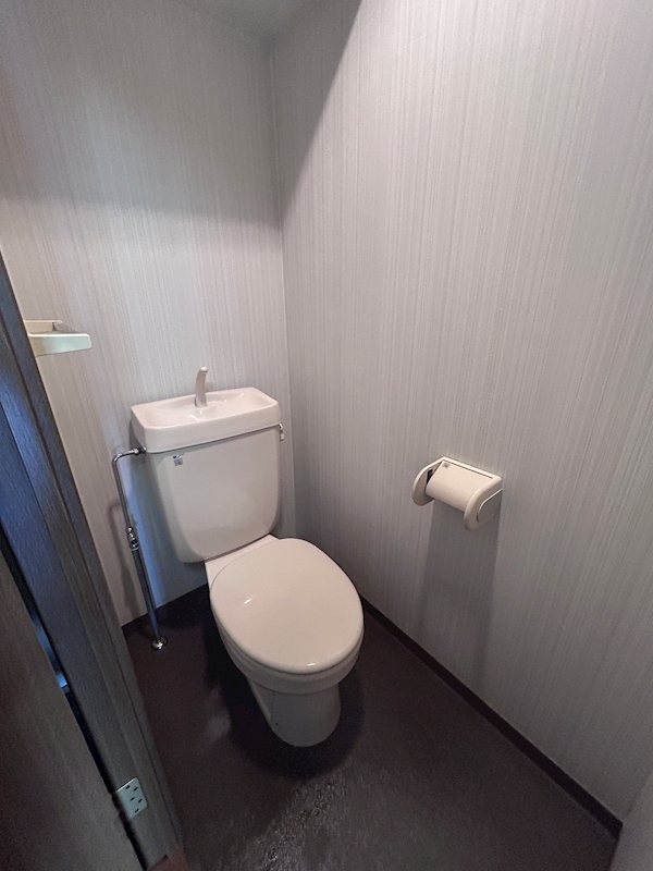トイレ　バストイレ別です！