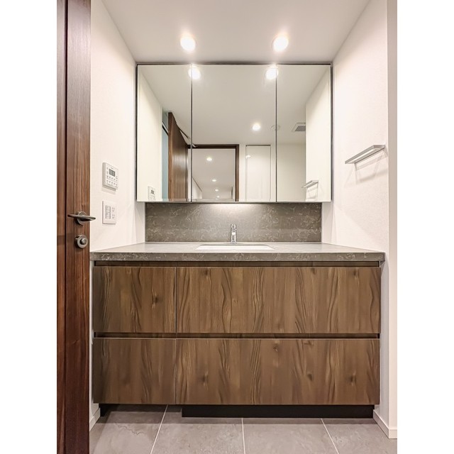 洗面設備　※写真は同タイプ住戸です。