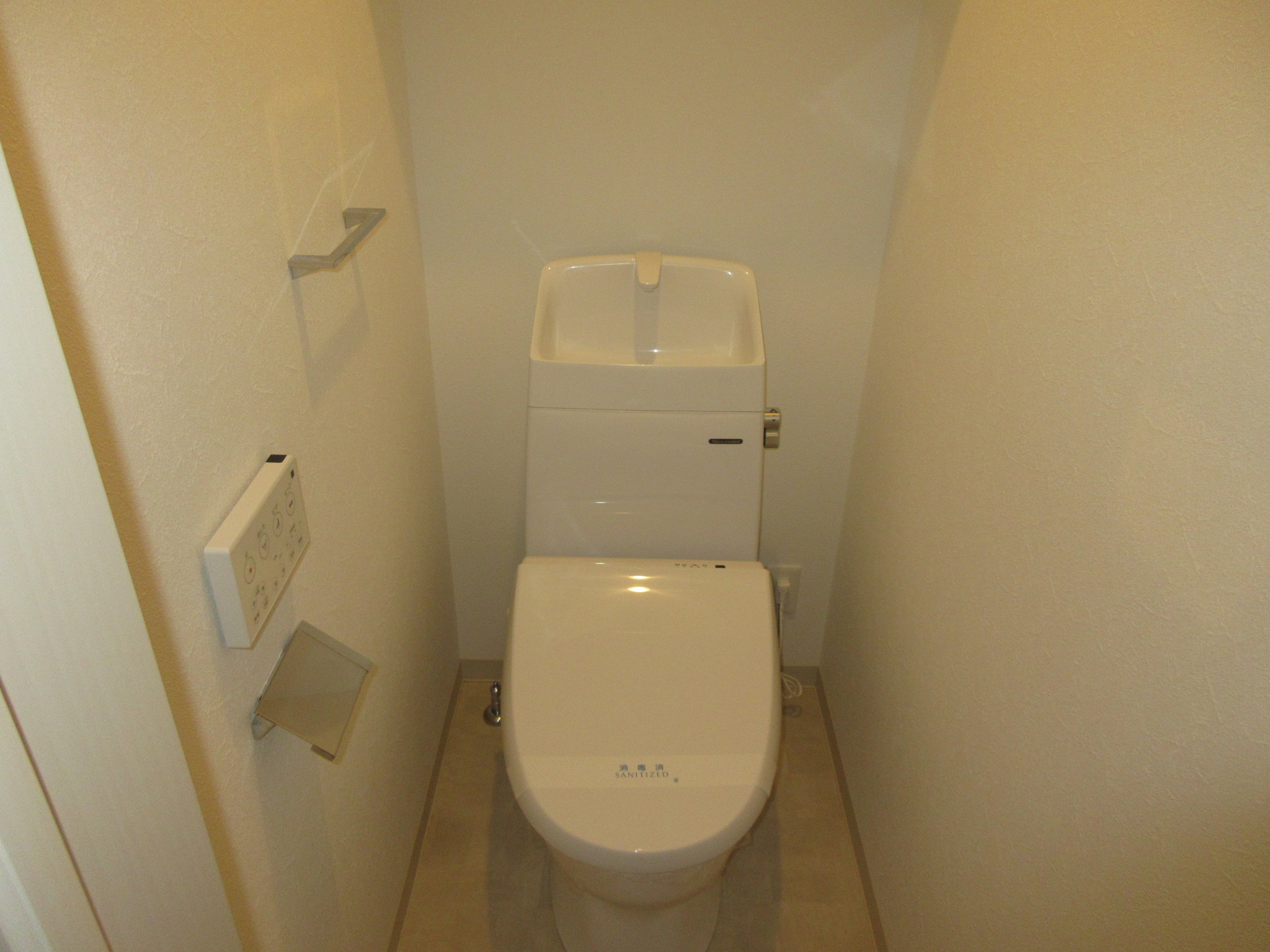 近鉄南大阪線 矢田駅 徒歩8分 3階建 築4年のトイレ写真