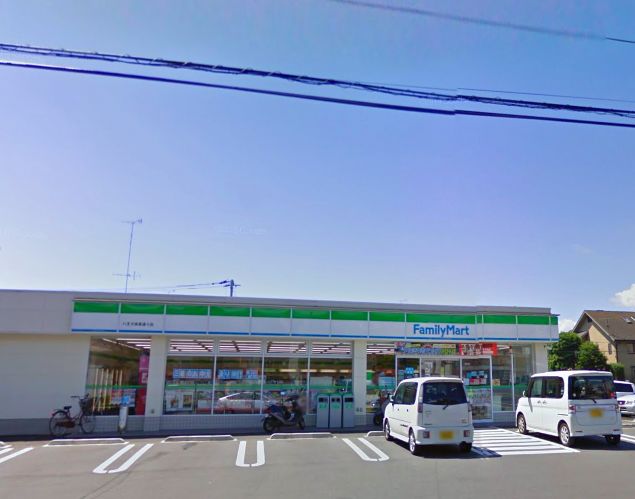 コンビニ　ファミリーマート 秀栄高専通り店（コンビニ）まで147m
