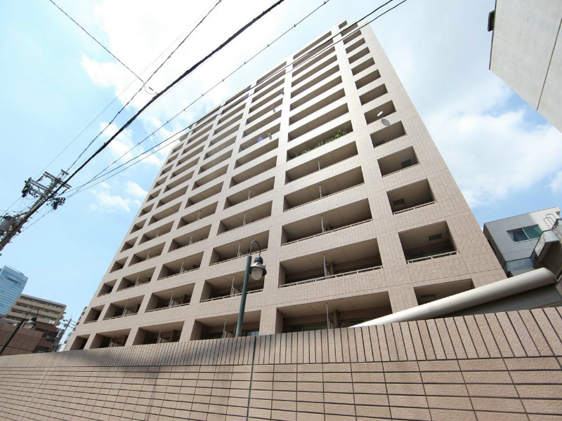建物外観　外観　オートロック　宅配ＢＯＸ　防犯カメラ　コンシェルジュ付