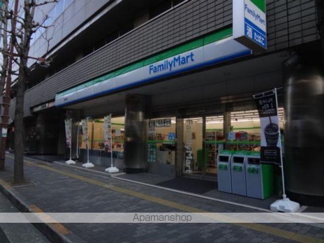 コンビニ　ファミリーマート江坂駅北店（コンビニ）まで311m