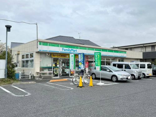 コンビニ　ファミリーマート鹿骨5丁目（コンビニ）まで329m