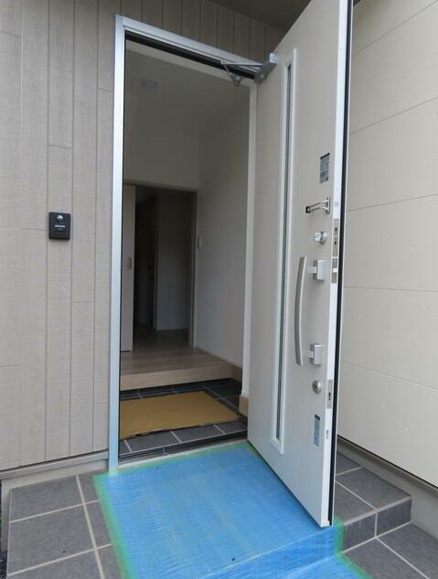 玄関　シューズボックスのある玄関です