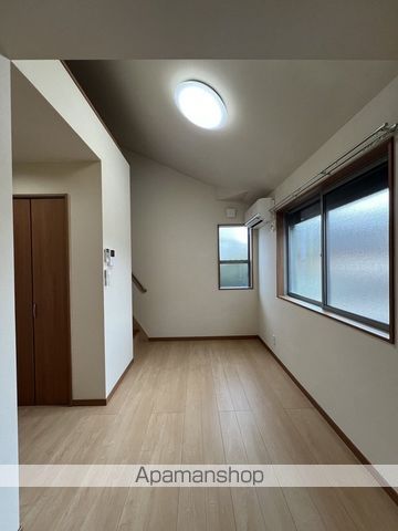 京王相模原線 京王稲田堤駅 徒歩6分 2階建 築10年の居間写真