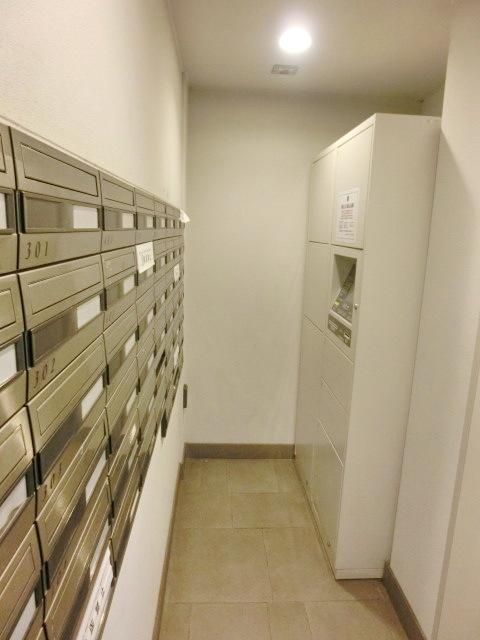 エントランス　便利な宅配ＢＯＸ