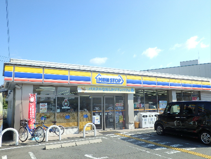 コンビニ　ミニストップ（コンビニ）まで210m