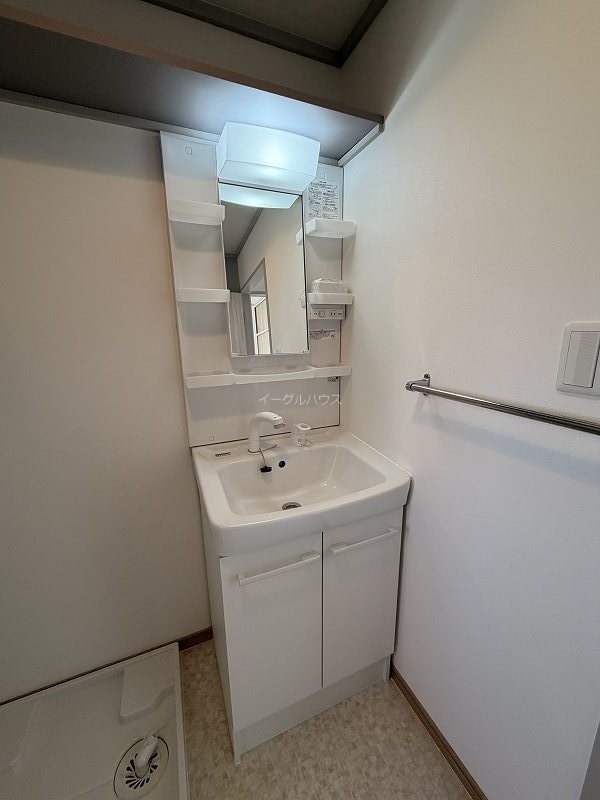 洗面設備　別部屋写真使用