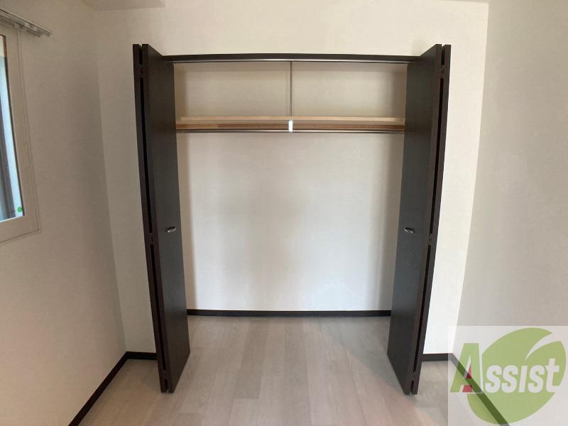 収納　寝室の収納です。部屋がすっきり片付きます。
