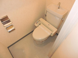 【松山市高砂町のマンションのトイレ】