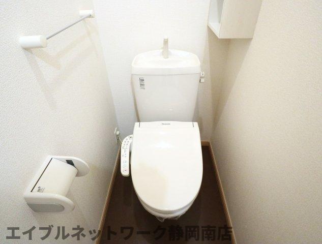 トイレ　温水洗浄便座