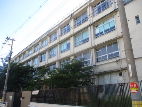 【大阪市西成区玉出西のマンションの小学校】