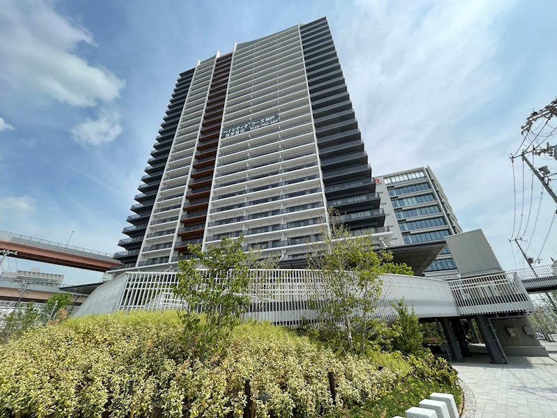 神戸市中央区新港町のマンションの建物外観