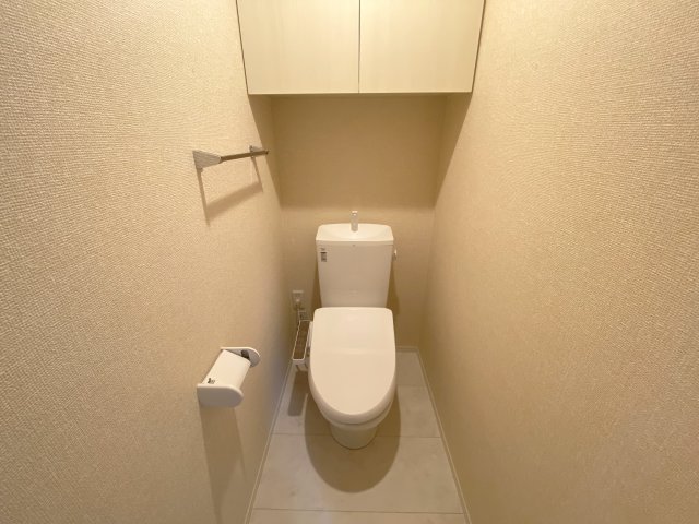 【アン　ロシェのトイレ】