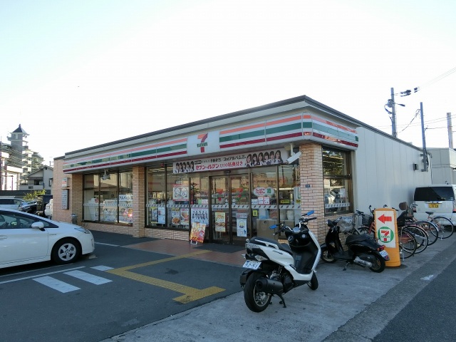コンビニ　セブンイレブン八尾北亀井町店（コンビニ）まで540m