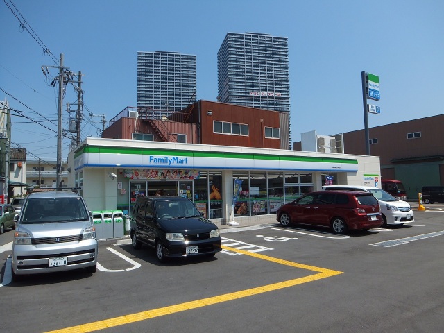 コンビニ　ファミリーマート八尾跡部北の町店（コンビニ）まで691m