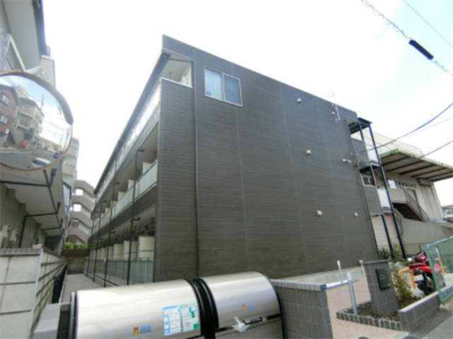 横浜市港北区新吉田東のマンションの建物外観