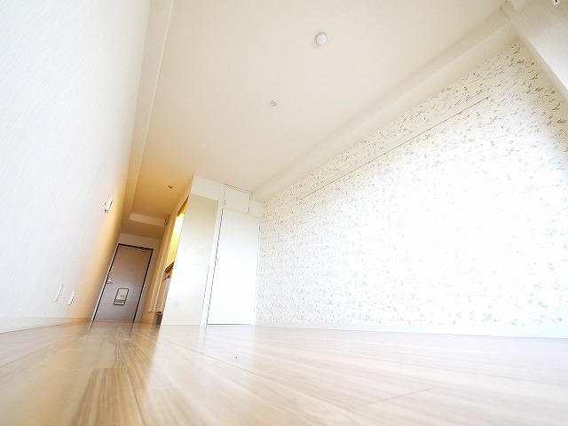 その他部屋・スペース　落ち着いて過ごせるお部屋なので、寝室にいかがでしょうか